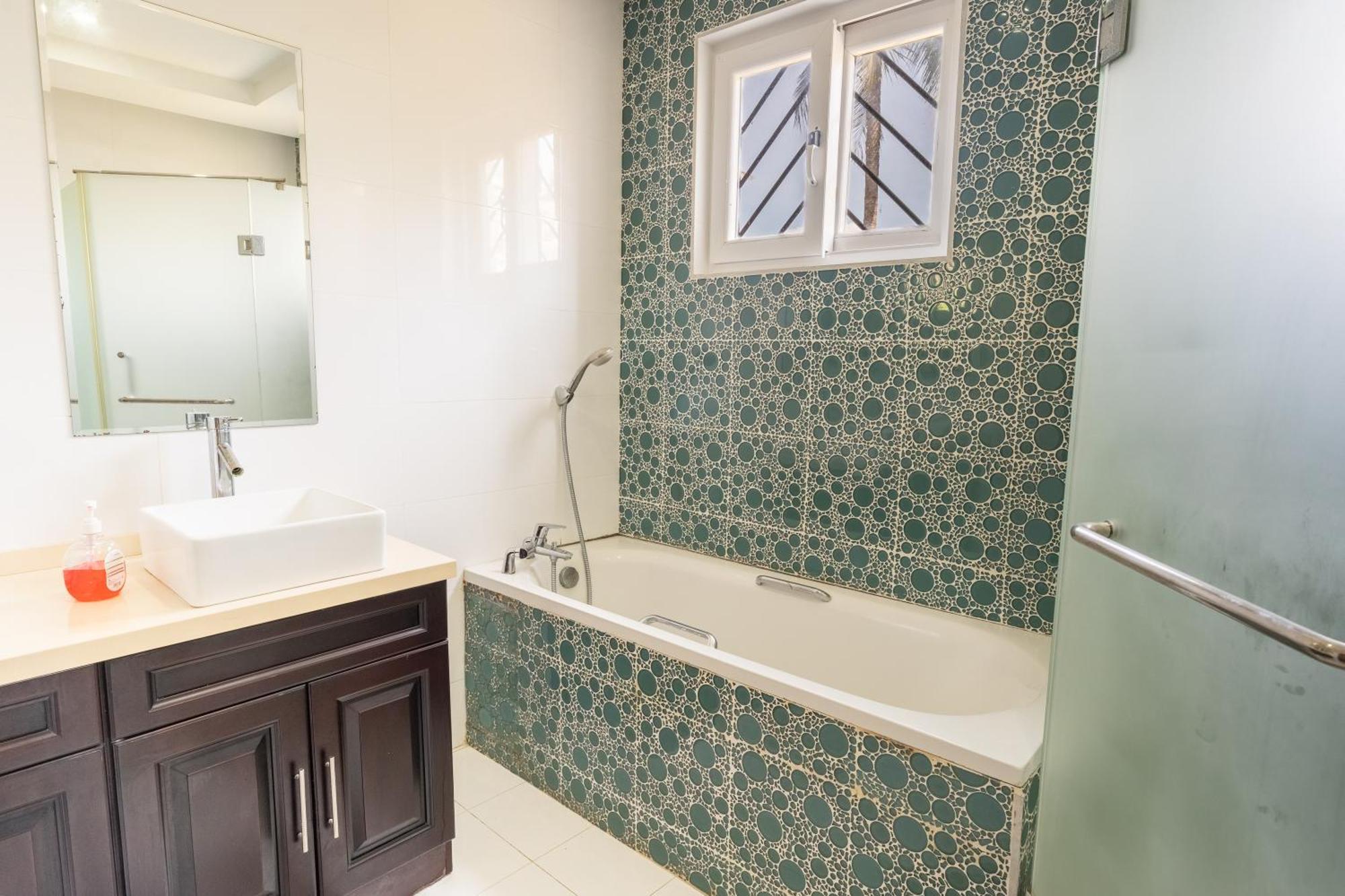 Queens Chateau Boutique Villa 디아니 해변 외부 사진