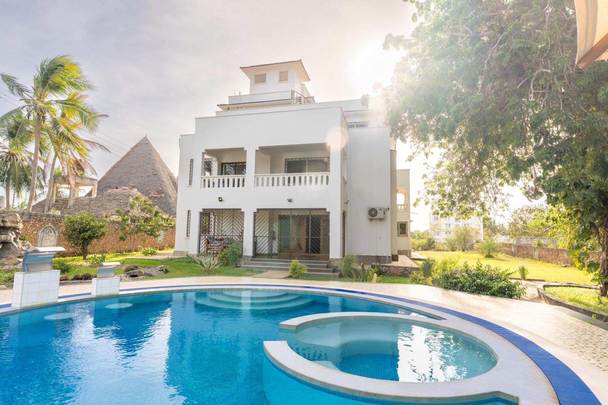 Queens Chateau Boutique Villa 디아니 해변 외부 사진