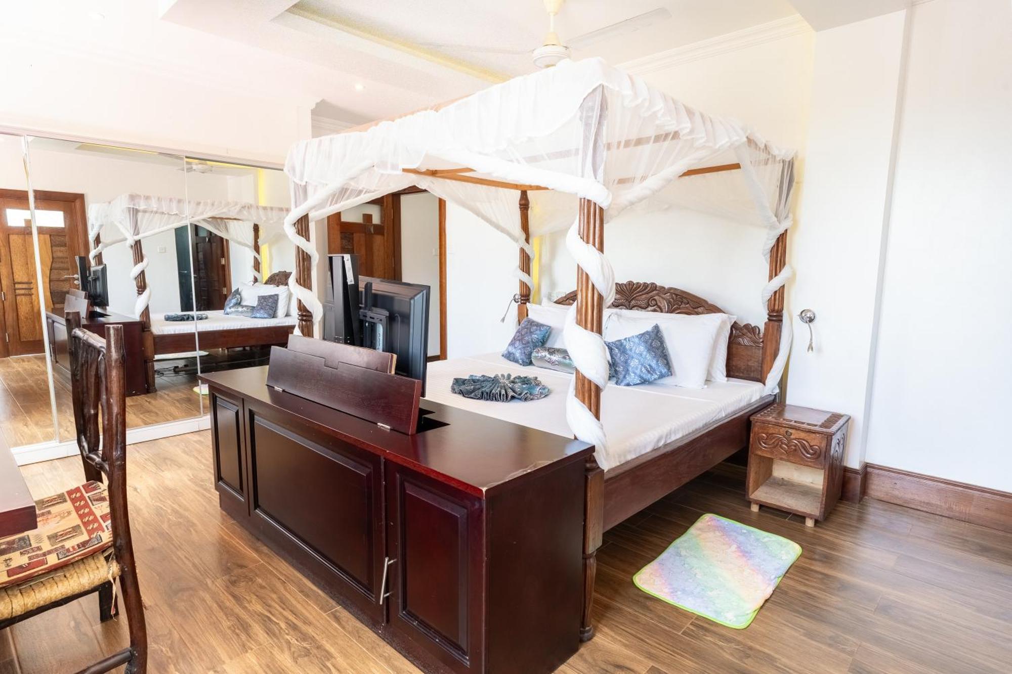 Queens Chateau Boutique Villa 디아니 해변 외부 사진