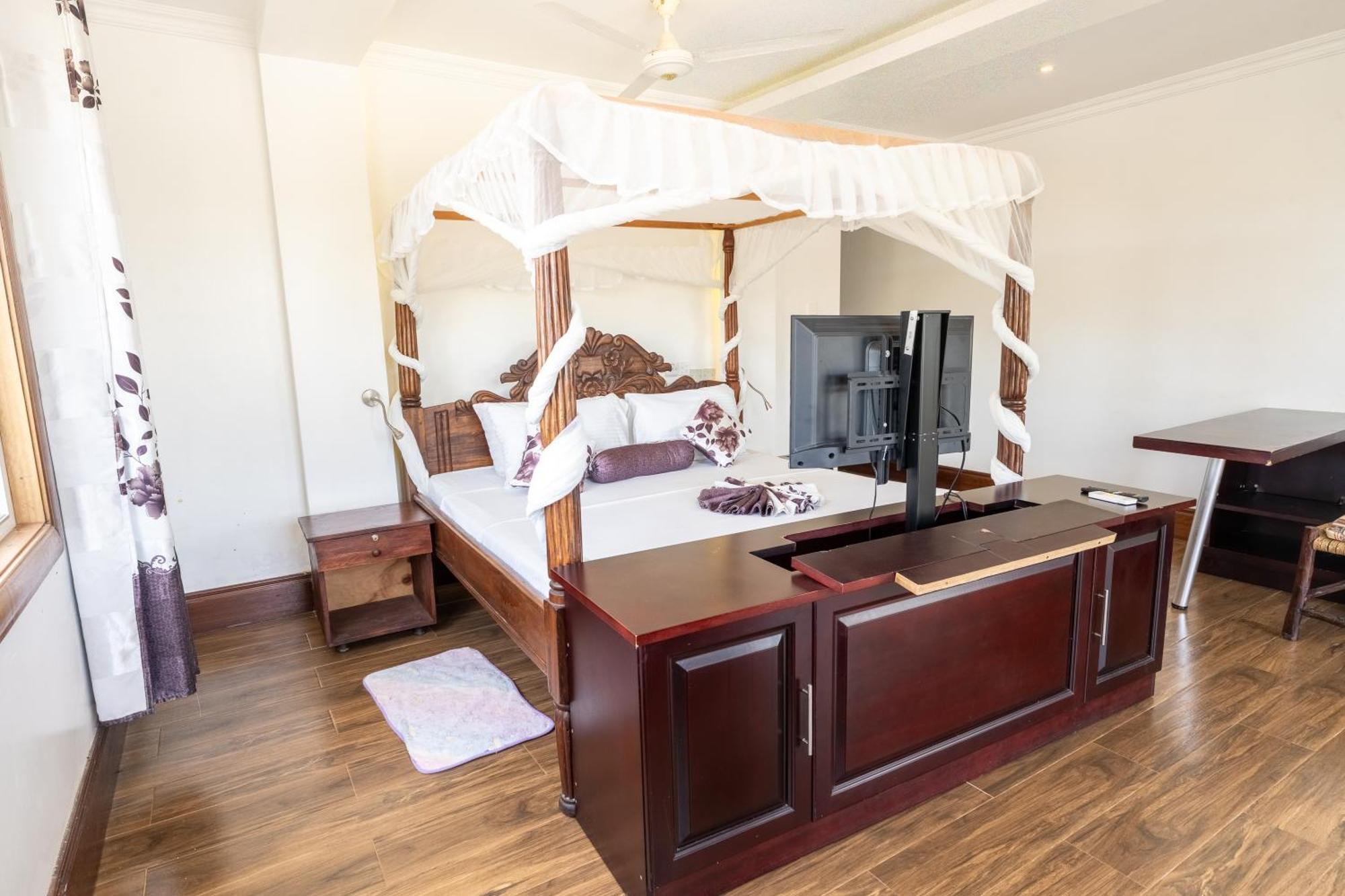 Queens Chateau Boutique Villa 디아니 해변 외부 사진